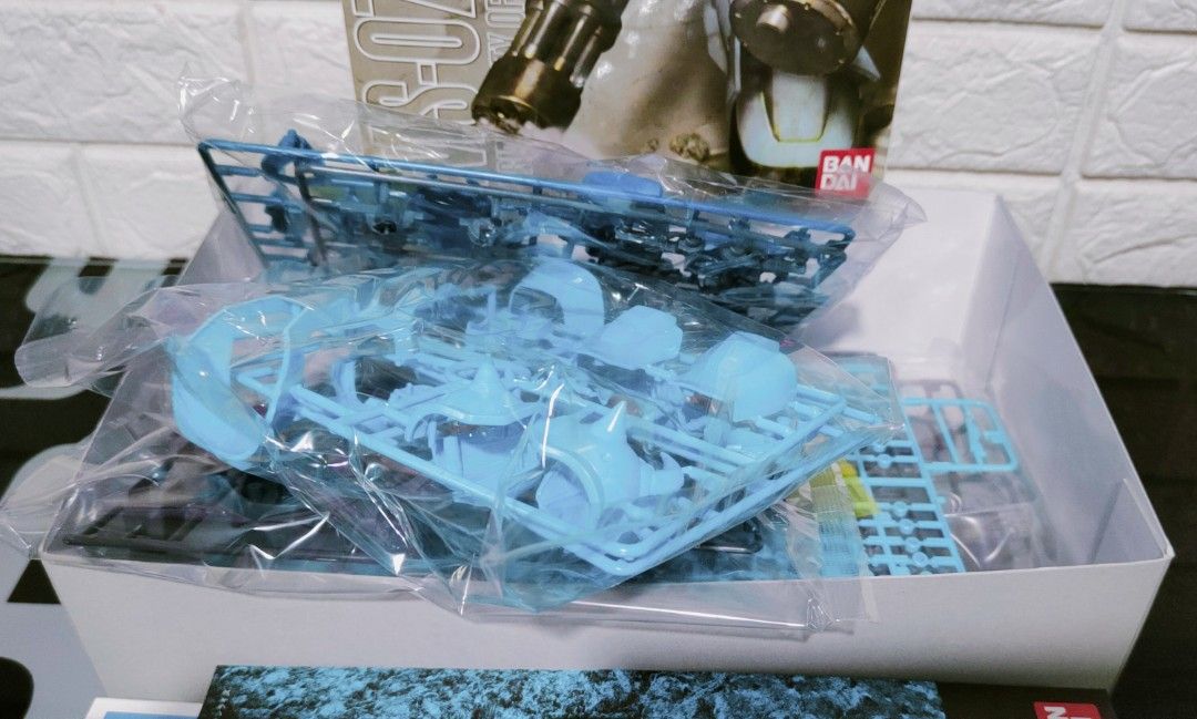 Bandai MG MS-07B-3 Gouf Custom (1/100) (Category: Gundam & Model Kits) located in Caloocan City. Submitted by RetroGuild (Listing ID 1378960367, Image 3). Description: ✨Bandai MG MS-07B-3 Gouf Custom (1/100) 💵PRICE: •₱2,499 only 🖊️DESCRIPTION: •Master Grade - 1/100 •Red Bandai Logo released •Original | Genuine •Brand new, old stock condition •Runners are plastic sealed 🚚Delivery Options: •Available via LBC, Grab, Lalamove, MrSpeedy, Gogo, JRS,