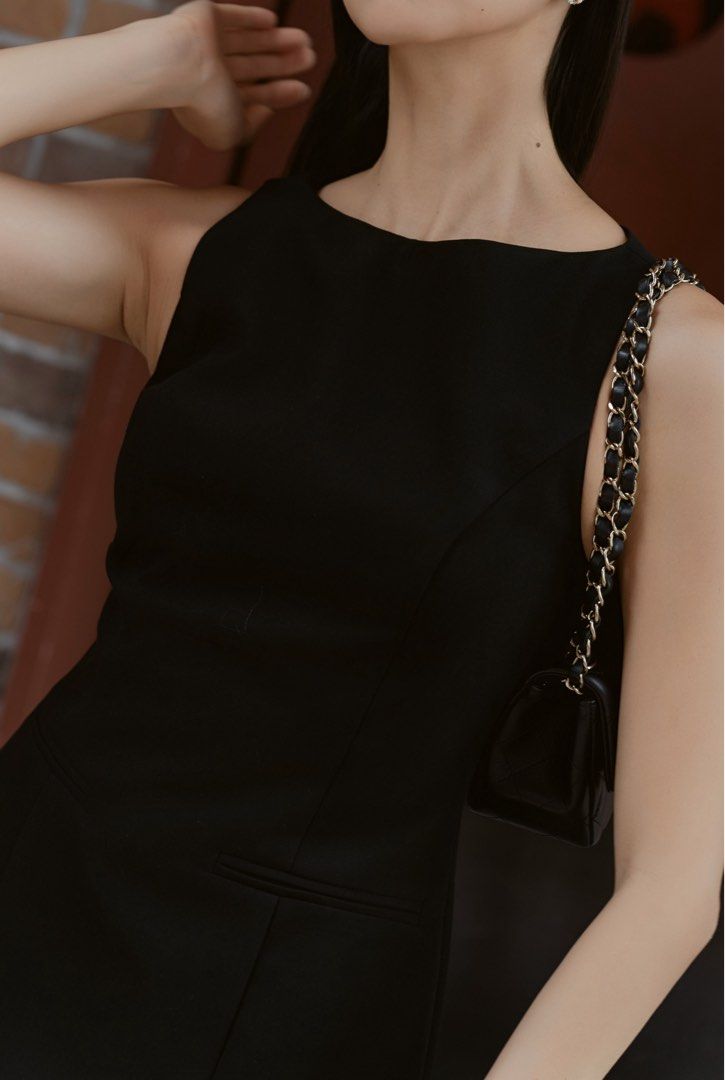 BNWT SUPERGURL BEA BOAT NECK PADDED DRESS (BLACK) [INSTOCK] (Category: Dresses) located in Singapore. Submitted by .wendy. (Listing ID 1379108807, Image 3). Description: Brand new with tag Size XXL.