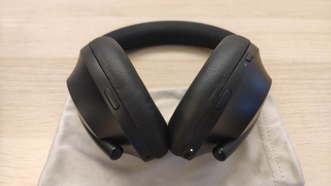 由 zhogood (刊登 ID 1379017669，圖片 3) 提交，位於 新北市 (New Taipei) 的 bose nc700 noise cancelling 消噪耳機 無線藍芽耳機 (類別：頭戴式耳機)，說明：🔸功能正常，無刮傷，保存很好 🔸可連手機APP ，支援語音助理 🔸已過保固，配件如圖 👉附配件： 🔸原廠收納包 🔸USB-C 充電線 🔸3.5mm 音訊連接線 歡迎詢問聊聊～ 。
