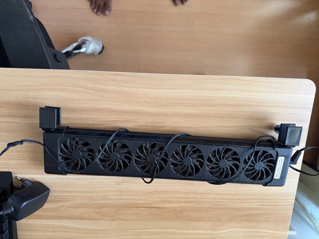 BOYU FS-606 Aquarium Fan - 6 Fan (Category: Homes & Other Pet Accessories) located in Singapore. Submitted by santyk01 (Listing ID 1378995762, Image 2). Description: BOYU FS-606 aquarium fan. Features 6 fans for efficient cooling. Includes power adapter. Suitable for aquarium use. In good working condition..