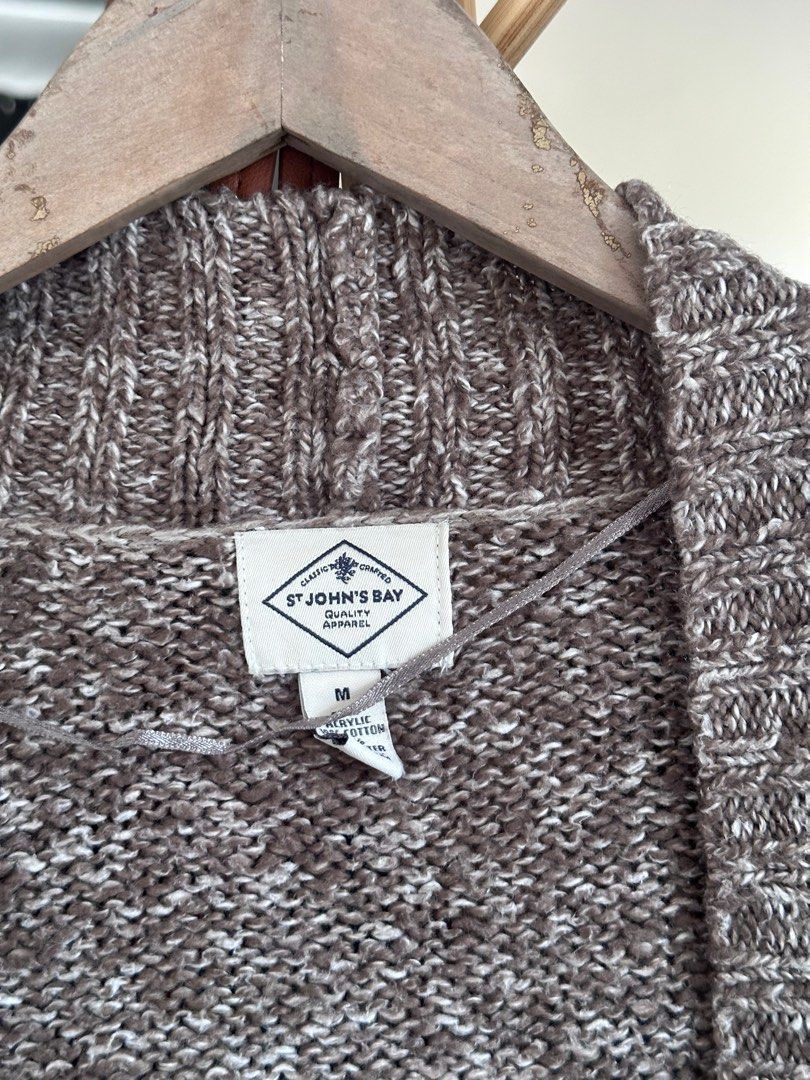 Brown cardigan (Category: Coats, Jackets and Outerwear) located in Cabuyao City. Submitted by mgcleaned (Listing ID 1379007221, Image 2). Description: In very good condition fits M-L .