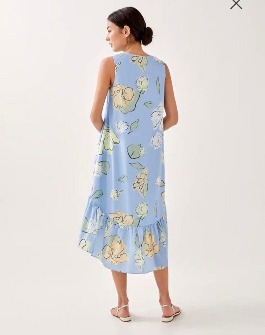 Buy 1 Free 1! BNWT! Love Bonito Rey floral unfolding dress (Category: Dresses) located in Singapore. Submitted by barang2shop (Listing ID 1379105570, Image 2). Description: > Price is FIXED with free Singpost tracked mail. > BNWT condition. > Please select another item / listing STRICTLY range from $7 to $9 as free item. No other proposals will be considered >Got the wrong size hence selling. > Pls see measurement in the last photo..