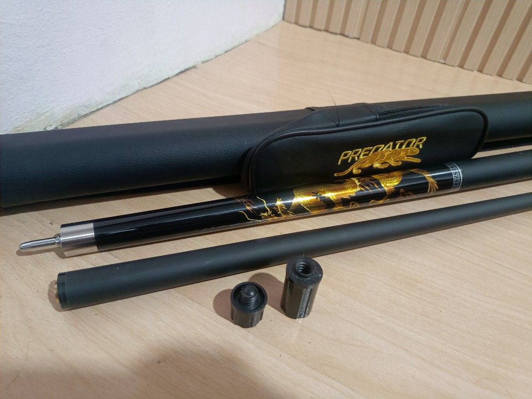 Carbon Fiber Tako Billiard (Category: Billiards and Bowling) located in Pasig City. Submitted by artliam888 (Listing ID 1379120158, Image 2). Description: Carbon Fiber Tako with Predator Hardcaze . BRANDNEW never been used . complete with box . PRICE: 2,850 pesos only without Hardcase 2,990 with Hardcase . Manggahan, Pasig City. Philippines . 💴💶💵 Payment via Bank, Gcash, BDO, Unionbank, BPI, WesternUnion, PayPal . 📦🛵🚛 Lalamove / COD / COP /