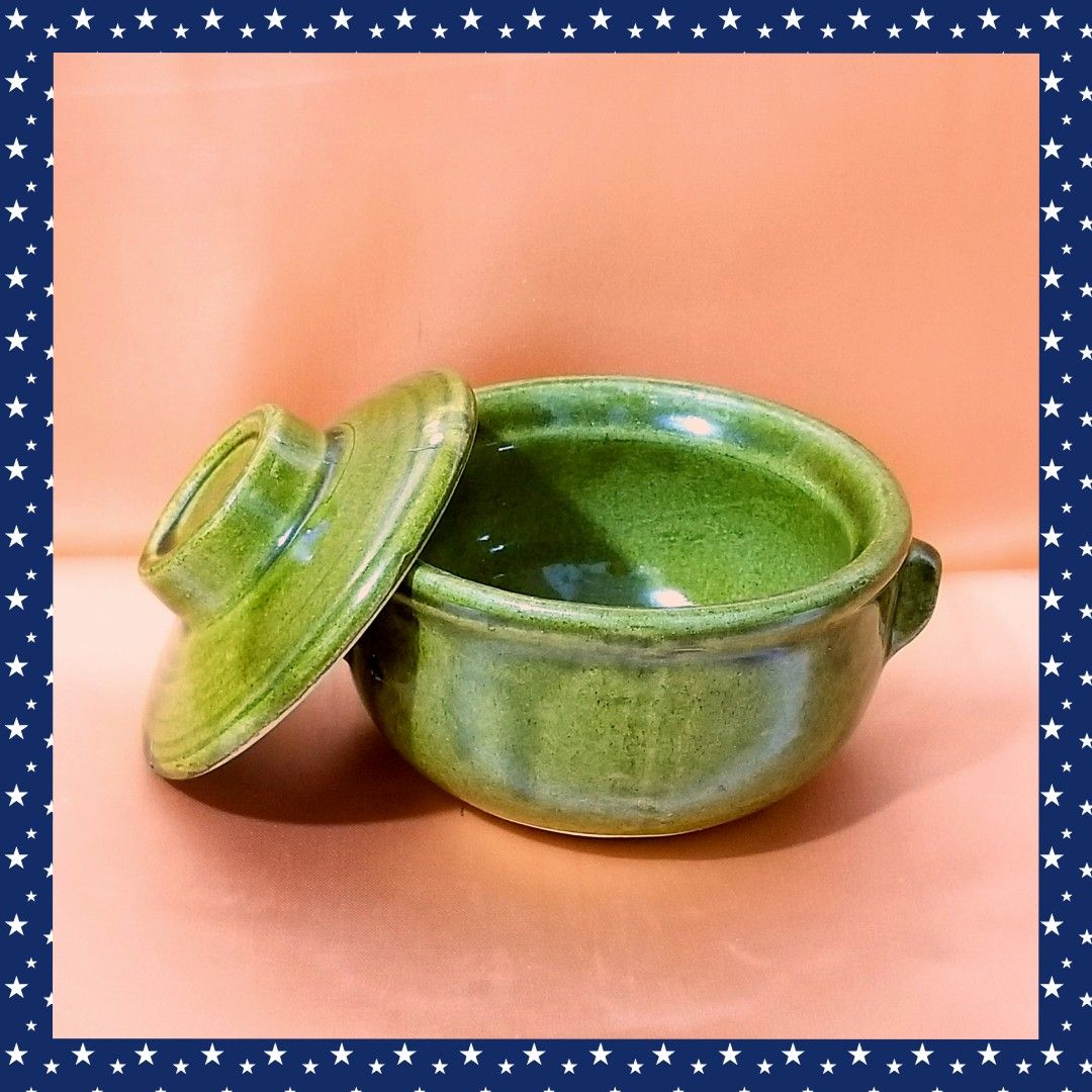 CERAMIC POT WITH COVER FOOD STORAGE CONTAINER MULTIPURPOSE POT (Category: Food Organization & Storage) located in Caloocan City. Submitted by happyfeelbygif777 (Listing ID 1379120009, Image 2). Description: ❤Dimension: Diameter=approximately 12 cm; Height=approximately 6.5 cm ❤Slight difference in color between photo and actual item is due to lighting in taking photos ❤Item is reserved and shipped to the first buyer who made the payment ❤Mode of 