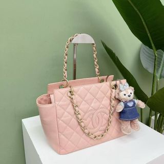 (Category: ) located in . Submitted by fashionshop1_authonly (Listing ID 1379084149, Image 1). Description: .
