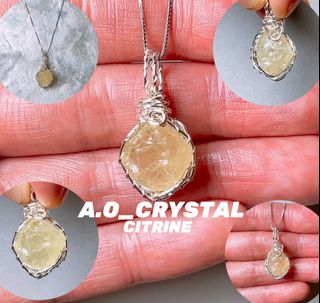 💛Citrine Wealth-Attracting Pendant💖 $128❤️👍🏻 Handcrafted Copper Wire Weaving🥰 💛Citrine promotes wealth, also known as the "Stone of Prosperity," ✨boosts financial luck and windfall gains, suitable for non-fixed income such as commission-based jobs, business ventures, or even gambling etc.👍🏼64218662226179110