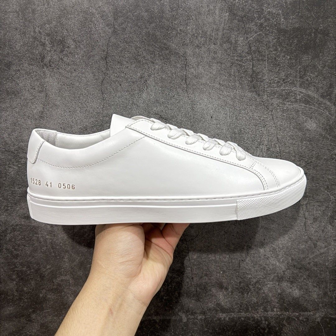 Common Projects (Category: Sneakers) located in Kuala Lumpur. Submitted by khai.uasneakers (Listing ID 1379122391, Image 1). Description: Size: 40 - 44 (Euro) NO HALF SIZE Harga Termasuk Postage S53294472.