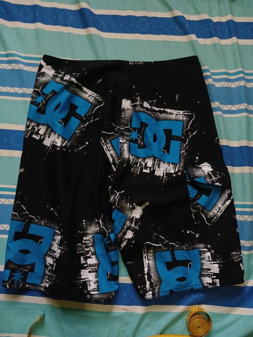 DC Board Shorts (Category: Shorts) located in Taguig. Submitted by mallowset (Listing ID 1379067960, Image 2). Description: waist - 28 to 30 length - 21 leg opening - 11 no issue.