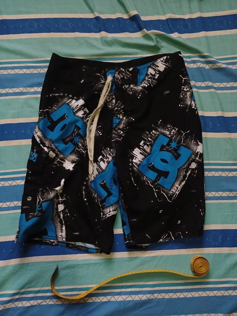 DC Board Shorts (Category: Shorts) located in Taguig. Submitted by mallowset (Listing ID 1379067960, Image 1). Description: waist - 28 to 30 length - 21 leg opening - 11 no issue.
