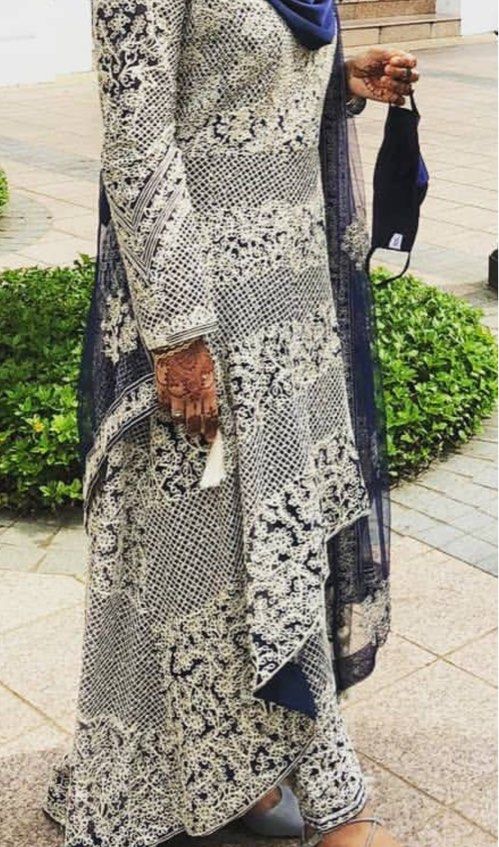 Embroidered Indian Pakistani Dress with Dupatta (Category: Dresses) located in Singapore. Submitted by hannafields (Listing ID 1379114156, Image 1). Description: Beautiful Pakistani dress with intricate embroidery. Includes a matching dupatta. The dress appears to be in excellent condition, perfect for special occasions. The color combination is elegant and eye-catching. Only worn once for brother’s wedding Original price: $200 .