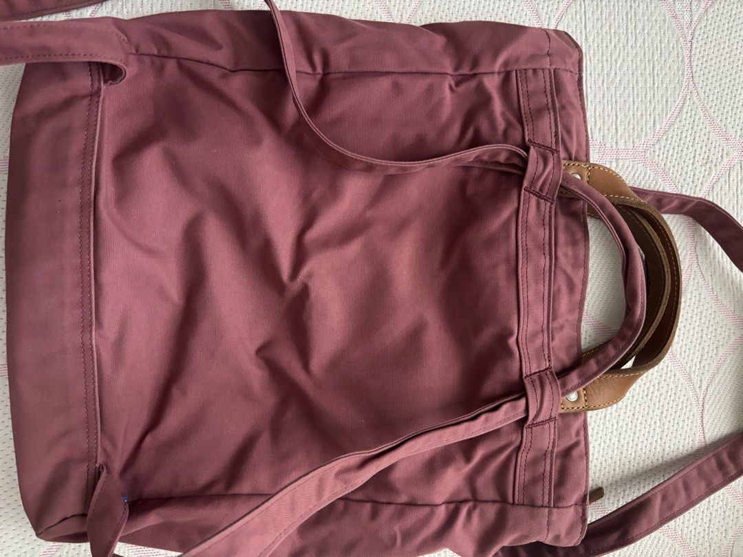 Fjallraven Kanken Totepack (Category: Backpacks) located in Makati City. Submitted by fittedsecond (Listing ID 1378991097, Image 2). Description: can be used as a totebag or backpack needs cleaning, such as bottom part perfect for school! original and authentic.