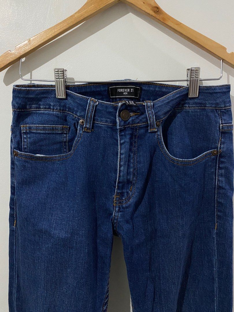 Forever21 Denim Jeans Dark Blue (Category: Jeans) located in Quezon City. Submitted by r_decluttering (Listing ID 1379095387, Image 1). Description: Forever21 Denim Jeans Dark Blue Size 29/30 Length: 37 Leg opening: 5 | baston No issues.