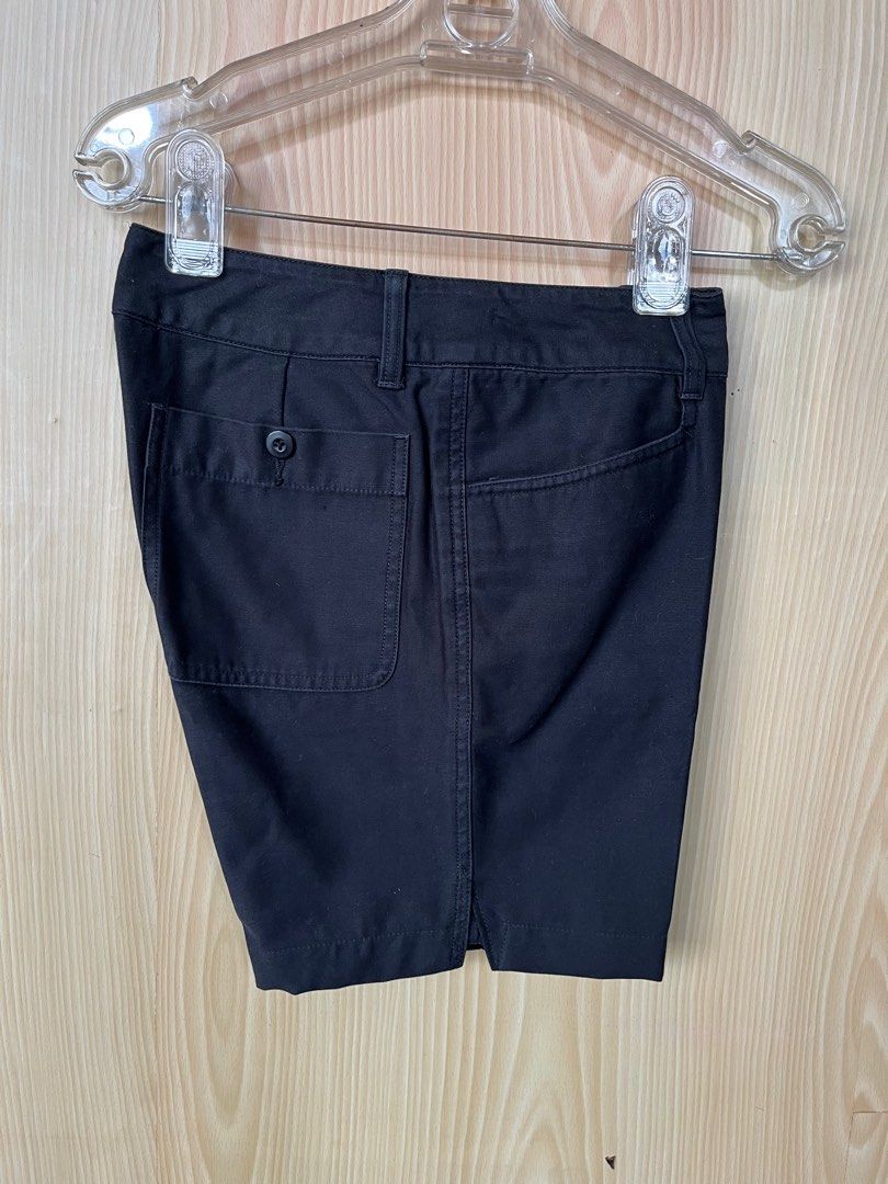Giordano shorts (Category: Shorts) located in Pasig City. Submitted by gjoconcepcion (Listing ID 1379002940, Image 2). Description: Ganda nito. ganda ng tela. Marked as size 26. From Hongkong..