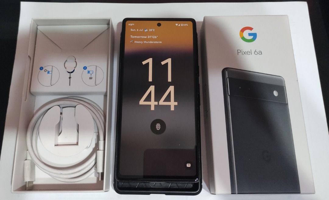 Google Pixel 6a 128GB Charcoal (Category: Google Pixel) located in Singapore. Submitted by debargain (Listing ID 1379103211, Image 1). Description: Lightly used Google Pixel 6A Minor scratches on screen. Buttons, screen, and functions in working condition. Dent on the upper right of the frame (refer to image). Only phone, USB cable, and Sim removal tool included with box (refer to image). Battery life is excellent. Battery health 94% as tested wi