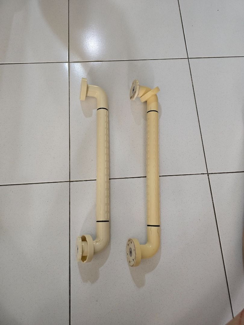 Grab Bar Set (Category: Bathroom & Kitchen Fixtures) located in Singapore. Submitted by axolo.tyl (Listing ID 1378979708, Image 1). Description: 1 brand new and 1 used Non slip bars 50cm length.