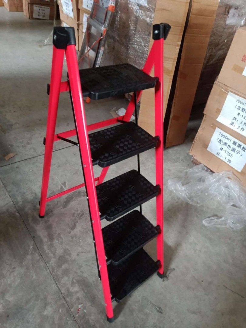 Ha A type ladder (Category: Ladders & Steps) located in Manila. Submitted by dolorchris69891 (Listing ID 1378958431, Image 3). Description: ** Metal Foldable Ladder 1 Color: Red / White / Black 3 steps - 1700 4steps - 1800 5steps - 1900 ALL STOCKS ON HAND ❗❗ DM 📩.