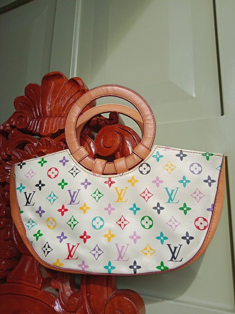 Handbag Multicolor (Category: Luxury Bags & Wallets) located in Solano. Submitted by bags_infinity (Listing ID 1378926707, Image 2). Description: -interior, need to wash -tarnished hardware -like new condition leather ✨all items available; updated always if sold ✨vague messages will be ignored: available? hm? location?..etc ✨i send more pictures for details if available 🌱 location: Nueva Vizcaya 🌱 payment method: GoTyme & Maya.