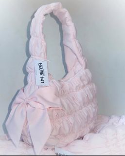 (Category: ) located in . Submitted by wistfulwear (Listing ID 1378927895, Image 1). Description: .