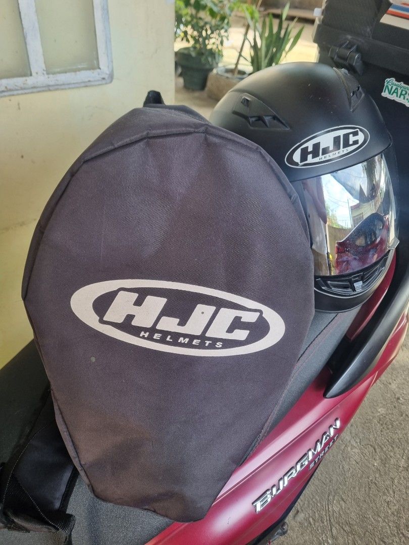 HJC CS-15 XL Full Face Helmet (Category: Helmets and other Riding Gears) located in Cavite. Submitted by marxvenn (Listing ID 1379020610, Image 2). Description: Selling my HJC CS-15 Full Face Helmet, Size XL. Comes with a free HJC helmet bag and replacement visor. The helmet is still in good condition — no cracks on the outer shell or visor. Foam is also still intact with no foul odor. INTERCOM NOT INCLUDED Issue: Minor scratches and a small crac