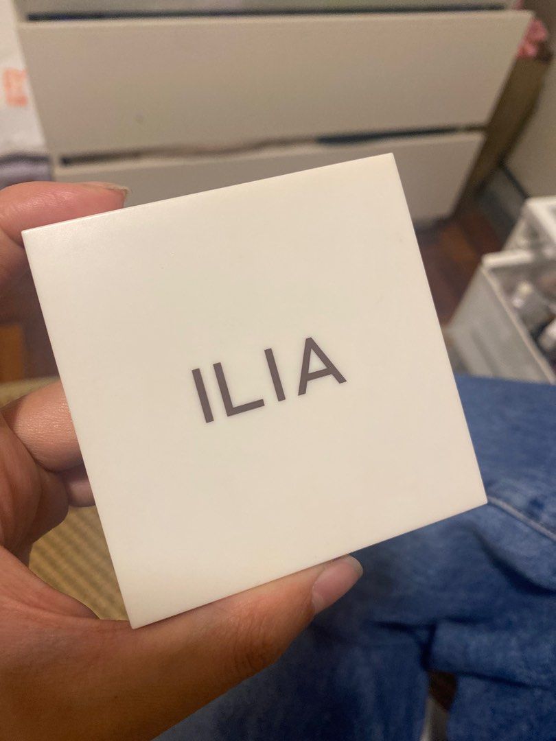 由 yilubeauty (刊登 ID 1379046261，圖片 2) 提交，位於 台北市 (Taipei) 的 ILIA 眼影盤- 10/10 Hope 櫃上購入 (類別：眼部彩妝、保養)，說明：在10/10 Hope 購入 僅用過左一 左二 的顏色一次 發現自己不適合因此售出，原價約1500 。