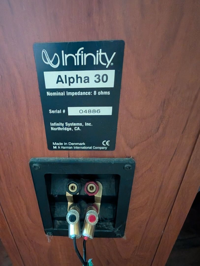 Infinity Speakers (Category: Soundbars, Speakers & Amplifiers) located in Muntinlupa City. Submitted by fierceearth.71ff5f (Listing ID 1378926518, Image 1). Description: Very condition.