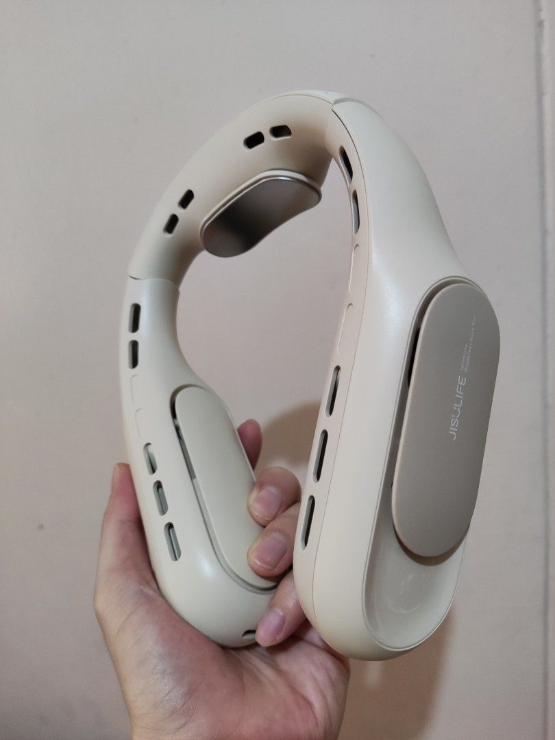 Jisulife Neck Fan (Category: Fans) located in Manila. Submitted by marchthirstwan (Listing ID 1378932699, Image 1). Description: Defective item. Powering off automatically with or without the charger. Unit only. Buy with the full understanding that this is a defective item; and seller will not be held responsible for any after-sales inquiry which includes return and refund. For delivery only, non-COD..