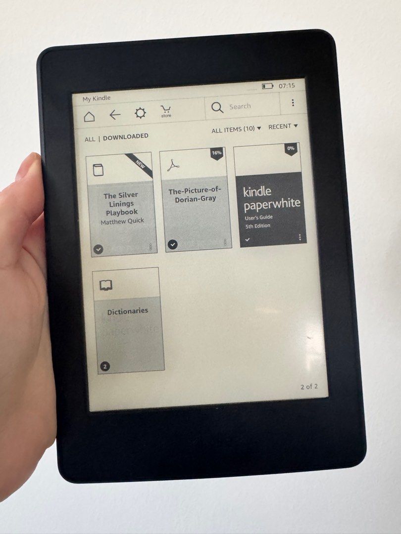 Kindle Paperwhite 3 (Category: E-Readers) located in Singapore. Submitted by starchild.r (Listing ID 1378977448, Image 2). Description: Excellent condition, never drop before, rarely use 0 in perfect condition.