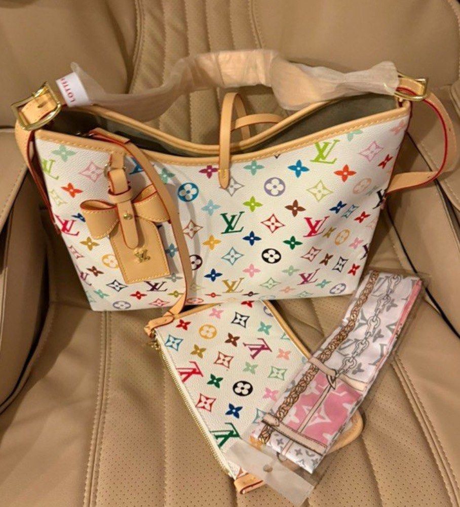 Louis Vuitton Multicolor White Shoulder Bag (Category: Bags & Wallets) located in Singapore. Submitted by lisapit (Listing ID 1379093775, Image 1). Description: .