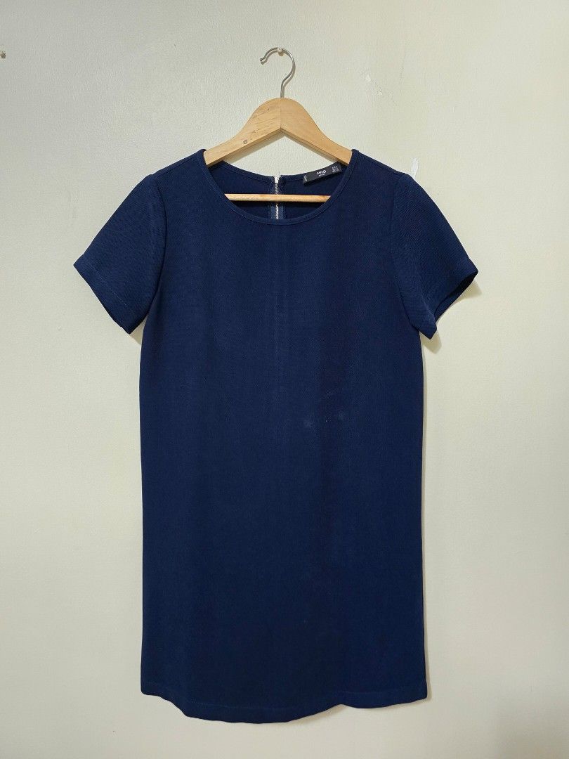 Mango Shift Dress (Category: Dresses) located in Malolos. Submitted by ciantin (Listing ID 1378969261, Image 1). Description: May stain from plantsa. Fits S.