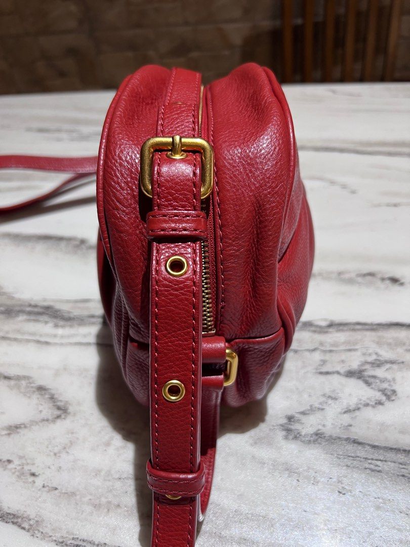 marc jacobs (Category: Cross-body Bags) located in Tarlac. Submitted by Filritz_8 (Listing ID 1378970954, Image 3). Description: Almost brand new Wala ako discuss dito sobra Ganda at malinis.