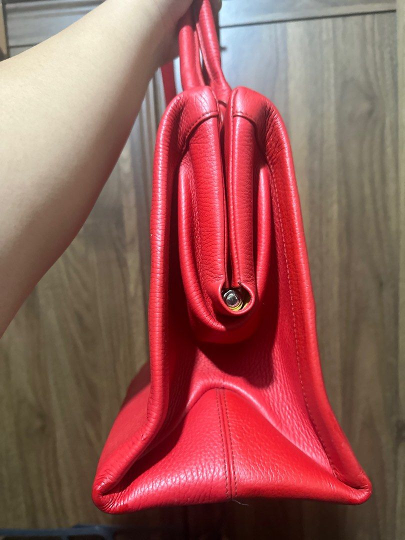 MARO STRUCTURED KISSLOCK BAG (Category: Luxury Bags & Wallets) located in Taguig. Submitted by branded_bunny_co (Listing ID 1379117347, Image 2). Description: PM FOR MORE INFO THIS IS VERY BEAUTIFUL IN PERSON AND THE STRUCTURE OF THE BAG IS VERY NICE FAVORITE ONE OUT OF ALL THE BAGS (RED IS JUST NOT MY COLOR) 😭 ALL POSTED SELLING LOW ALL MUST GO! ALL ITEMS ARE NEGOTIABLE HUWAG LANG SUPER LOW. RFS: need funds for home renovation and moving .