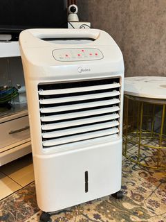 (Kategori: ) berada di . Dikirim oleh melaprelovedstuff (ID iklan 1379107192, Gambar 1). Deskripsi: .