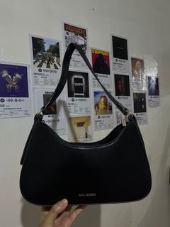 (Kategori: ) berada di . Dikirim oleh preloved.byvalley (ID iklan 1379088134, Gambar 1). Deskripsi: .