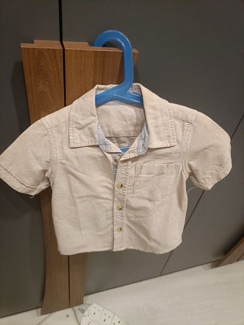 Mothercare Shirt for 24-36 Months (Category: Babies & Kids Fashion) located in Singapore. Submitted by shop.exchange (Listing ID 1379066864, Image 1). Description: This is a Mothercare shirt, perfect for your little one! It's in like-new condition, so you can be sure it's been well-cared for. The shirt is designed for children aged 24 to 36 months. It's a great addition to any child's wardrobe, offering both style and comfort. The shirt is made o
