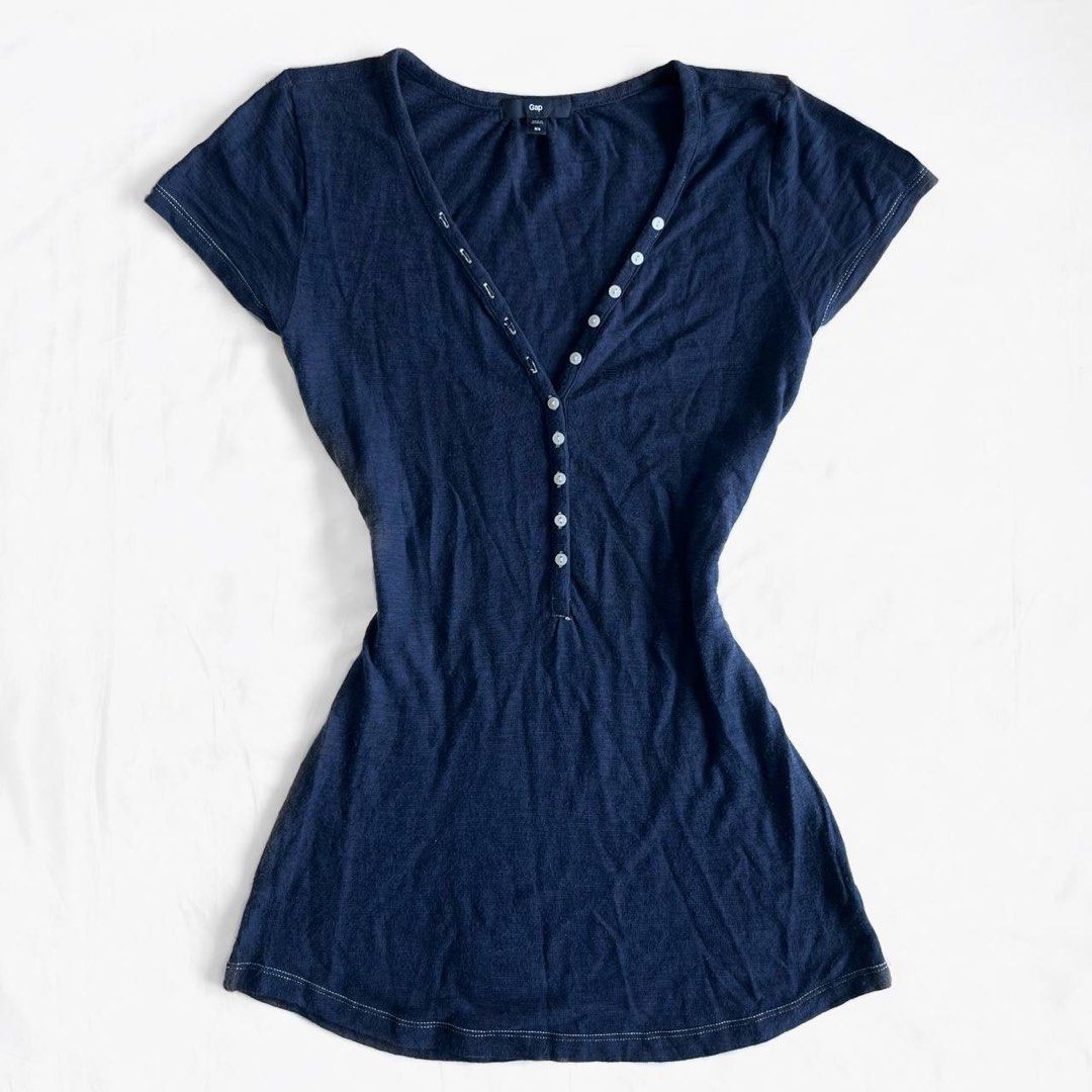 Navy blue y2k henley button up top (Category: Shirts) located in Singapore. Submitted by kdjsjsbbzbdjsn (Listing ID 1379088998, Image 1). Description: Ptp: 39cm-62cm Length: 63cm Tracked mail +3.5.