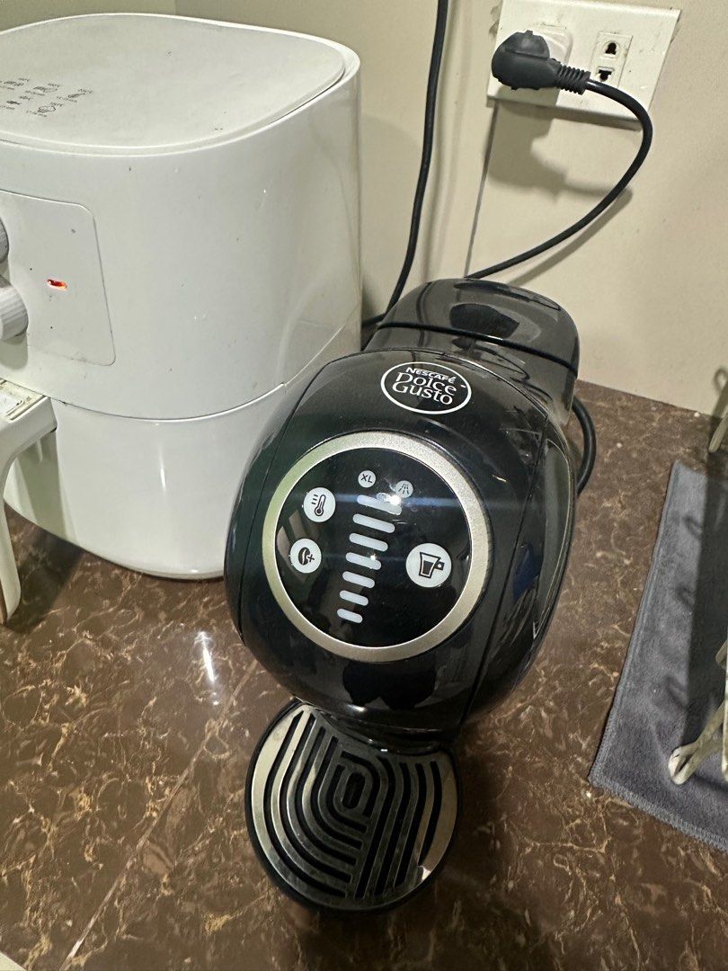 Nescafe Genio S Plus (Category: Coffee Machines & Makers) located in Quezon City. Submitted by redvelvetinception (Listing ID 1378942003, Image 2). Description: Bought this last September 2024. No boxes, threw it away already, but used this only for like 3-4 boxes of dolce gusto This is on sale now for 6,000+ But selling it for 4,500 nalang. Can do meet ups or you can book lalamove/gravb (Metro Manila).