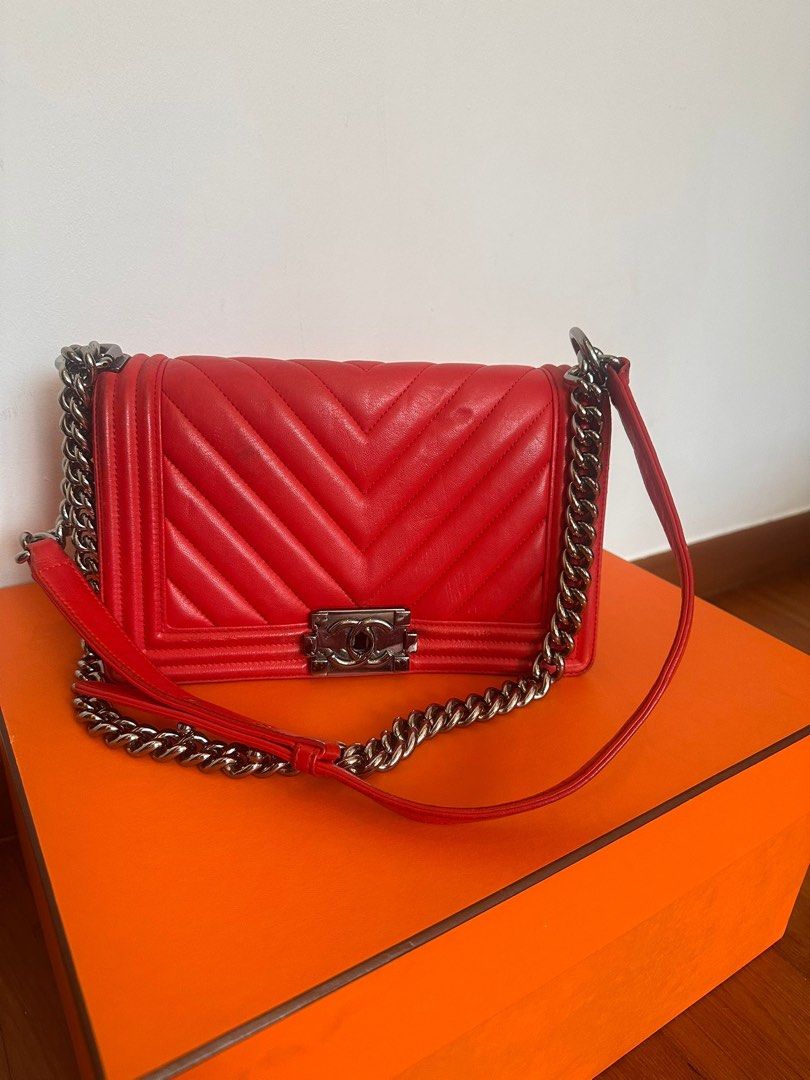 New chanel boy - Lamb skin (Category: Bags & Wallets) located in Singapore. Submitted by starsinspl54068 (Listing ID 1379099920, Image 1). Description: .