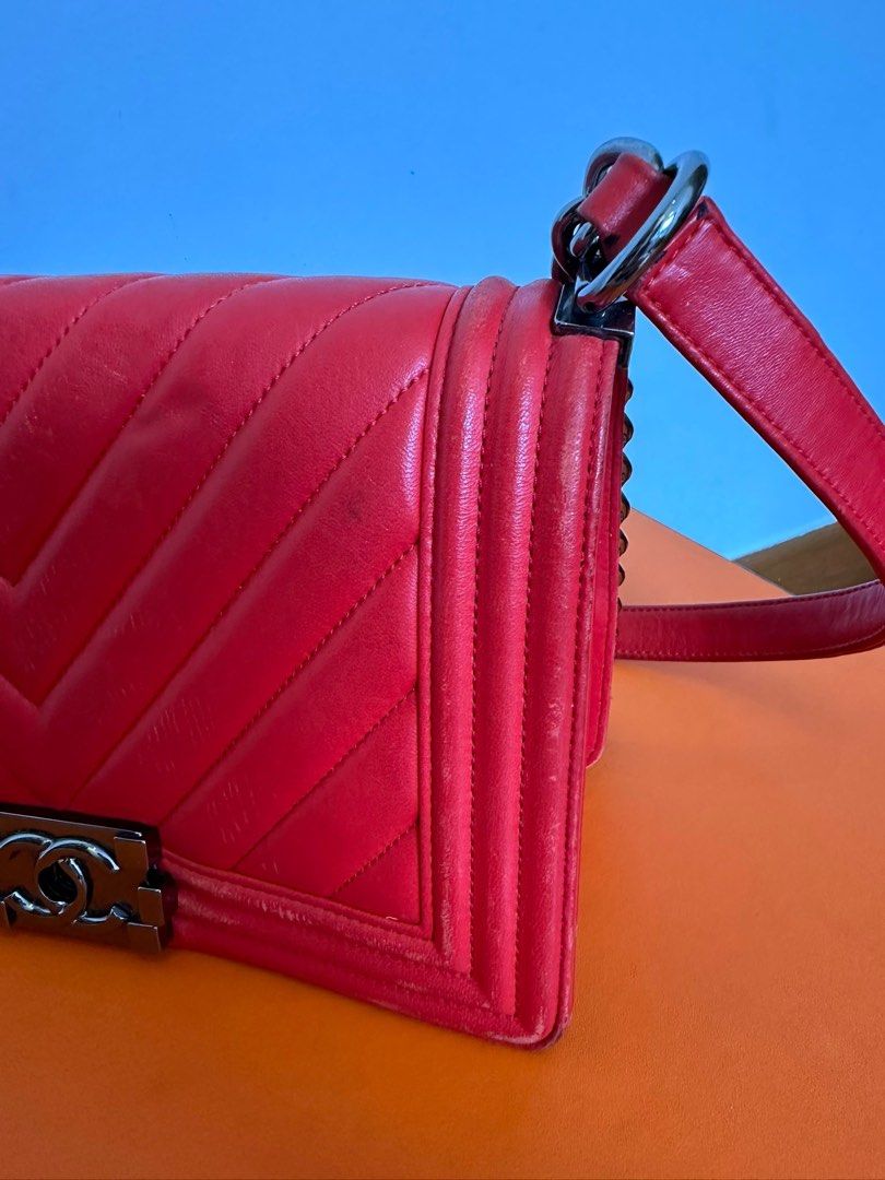 New chanel boy - Lamb skin (Category: Bags & Wallets) located in Singapore. Submitted by starsinspl54068 (Listing ID 1379099920, Image 3). Description: .
