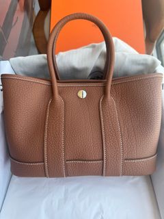 (Category: ) located in . Submitted by thebusyshopperluxury (Listing ID 1378998780, Image 1). Description: .