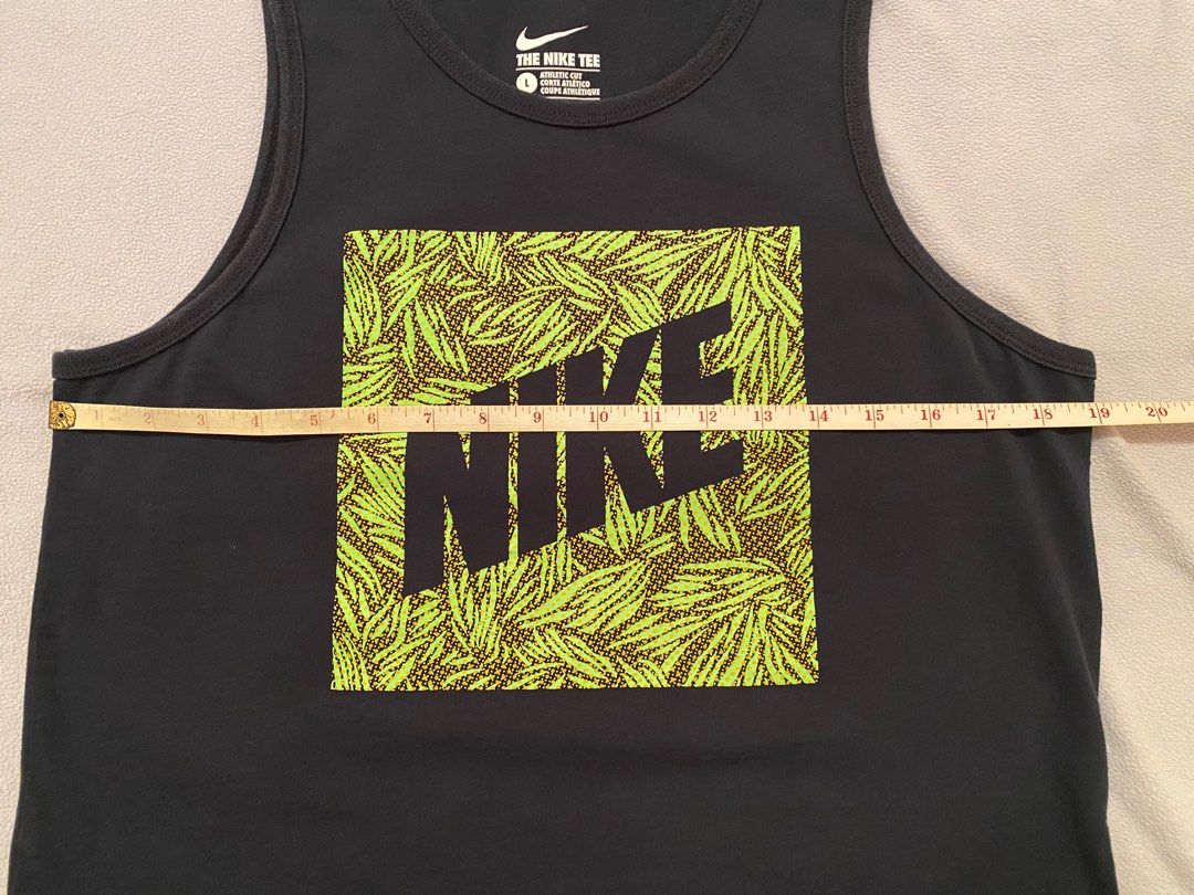 Nike tank 779781-011 medium - large sando (Category: Tshirts & Polo Shirts ) located in Santa Rosa. Submitted by fbn16 (Listing ID 1378888551, Image 2). Description: Fits more like a medium.