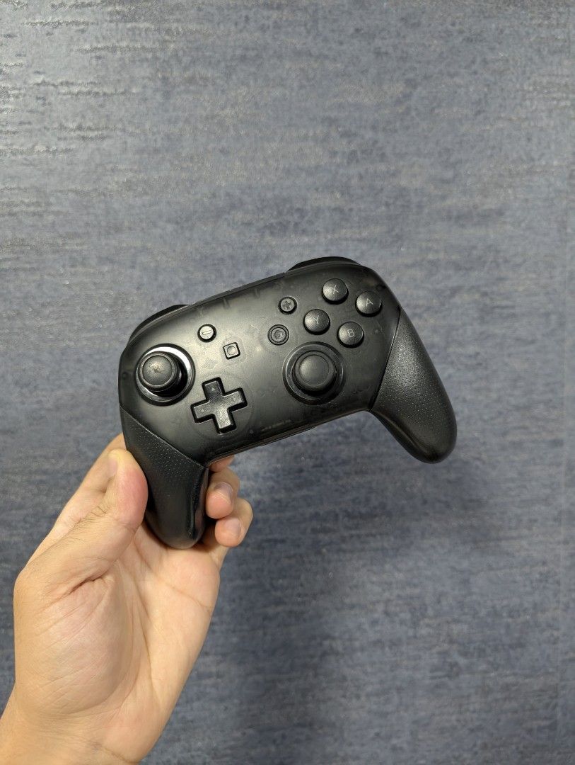 Nintendo Switch Pro Controller - Black631095522073631128