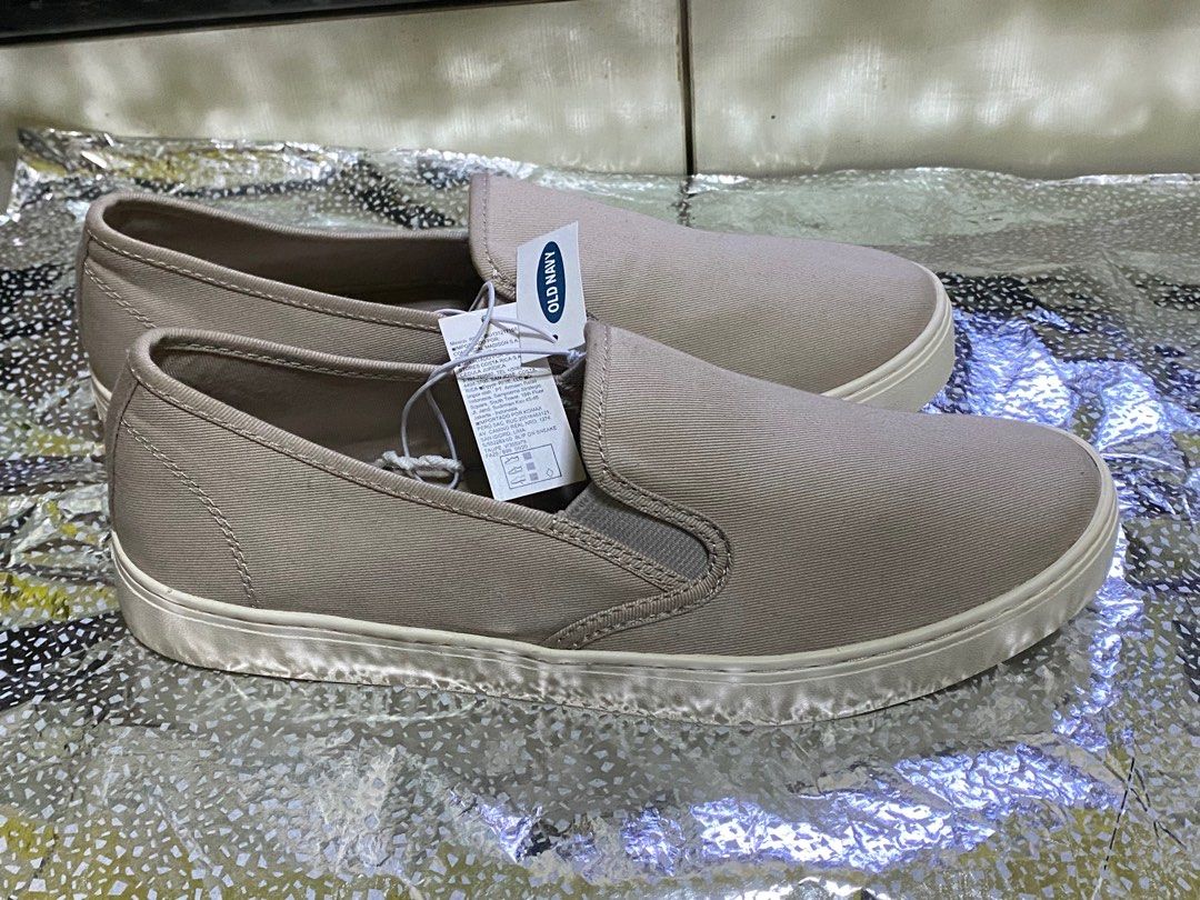 Original Old Navy Canvas Shoes US Size 8 (Category: Casual Shoes) located in Taytay. Submitted by lisacali00 (Listing ID 1379058506, Image 2). Description: Fresh from Canada box Brand new with tag MOP: GCash. Bank transfer..