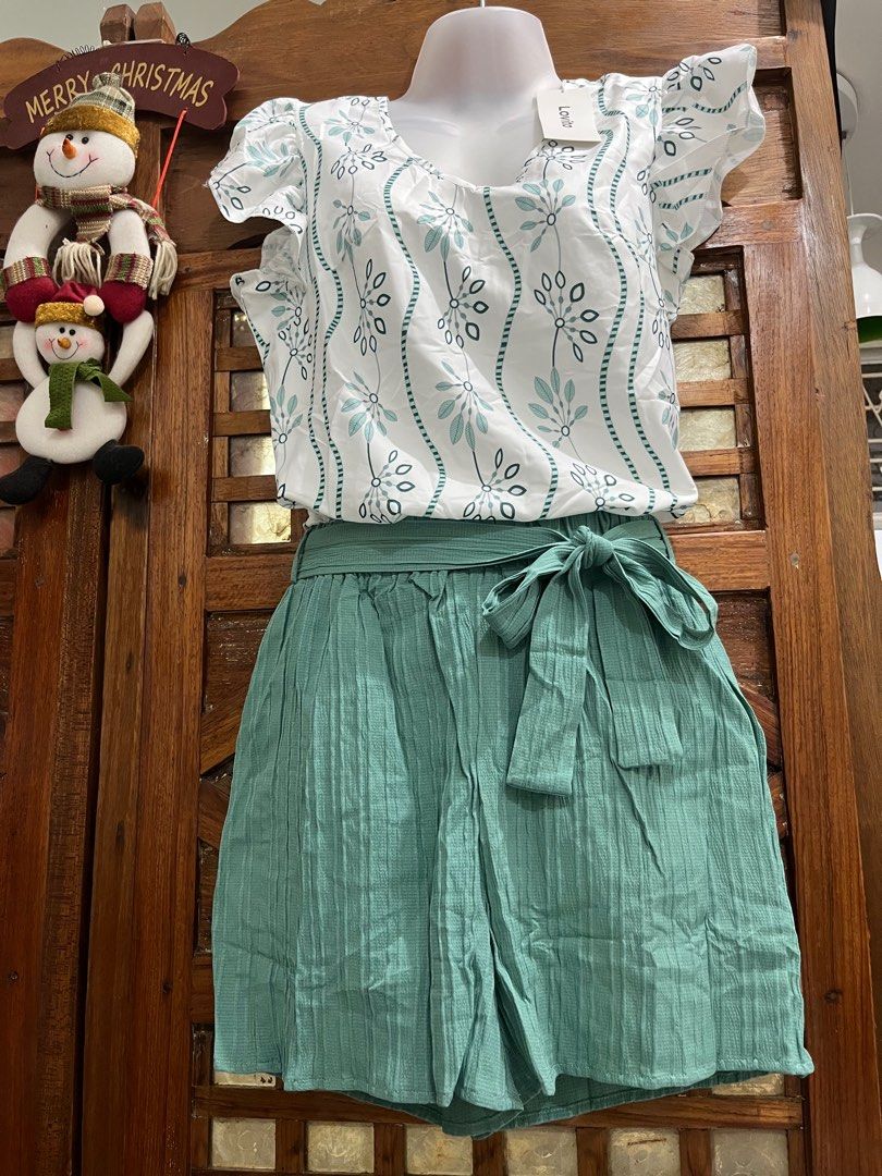 Pastel green coordinates (Category: Sets or Coordinates) located in Taguig. Submitted by momsclothing (Listing ID 1379041225, Image 1). Description: .