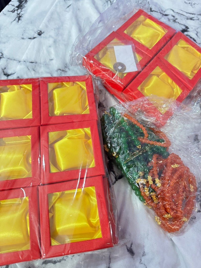 PIYAO BRACELETS/ Jewelry Box TAKE ALL (Category: Accessory Holder, Box & Organizers) located in Marikina City. Submitted by jaemv (Listing ID 1378937572, Image 1). Description: FOR TAKE ALL, PWEDENG PANINDA ‼️ 19pcs high quality box for jewelries/bracelets 14pcs green piyao 18pcs orange piyao 700 pesos only for all LOC: MARIKINA/CAINTA RFS: hindi po naasikaso/decluttering .