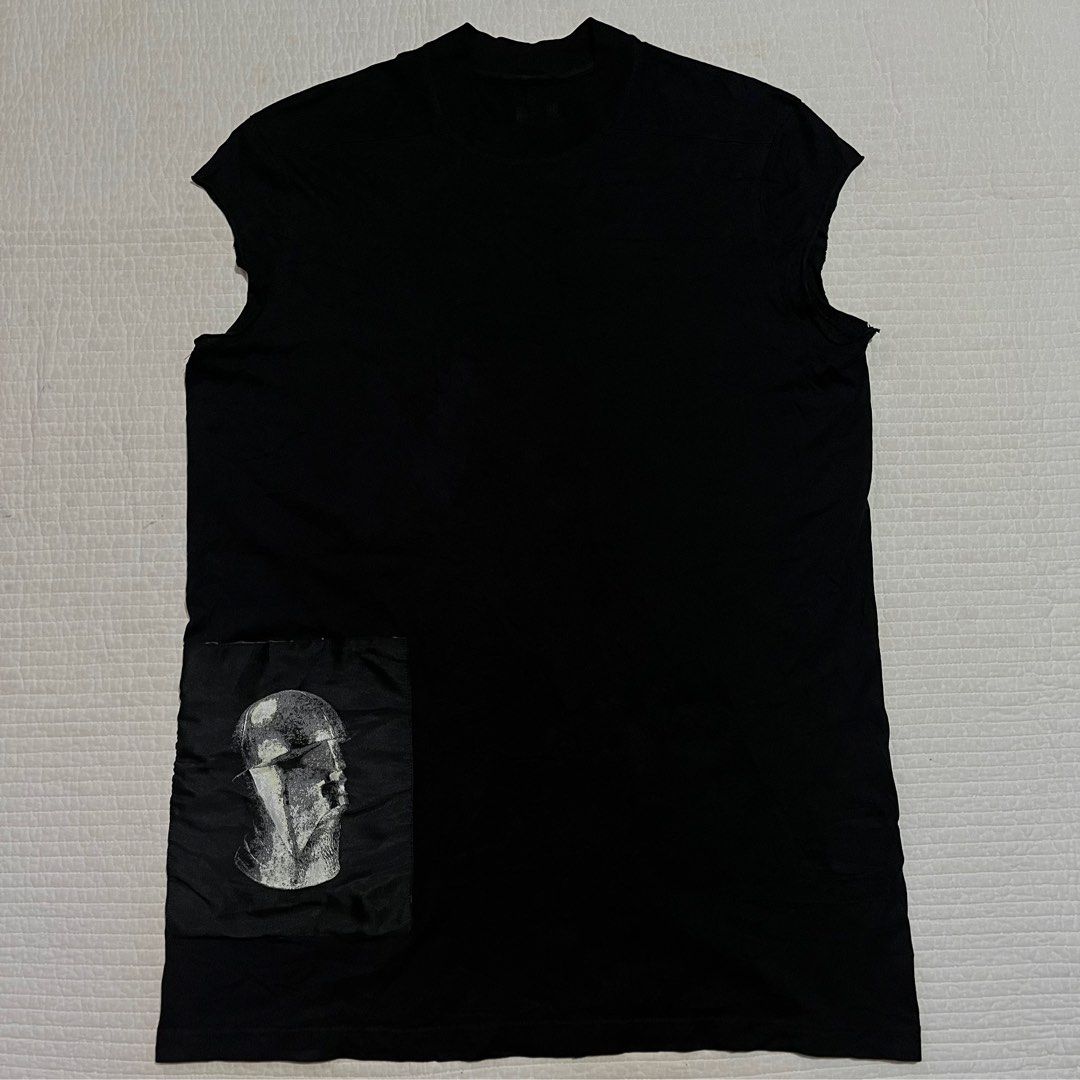 (SOLD) RICK OWENS DRKSHDW PATCH WORK SL JUMBO SWEAT (Category: Luxury Apparel) located in Cagayan de Oro. Submitted by middlesosa (Listing ID 1379012359, Image 2). Description: RICK OWENS DRKSHDW PATCH WORK SL JUMBO SWEAT SIZE LARGE FITTINGS WIDTH - 22 inches LENGTH - 32 inches ASYMMETRICAL BACK LINE TAG BEEFY NECK EXCELLENT CONDITION (need wash only) 850 pesos DM ASAP IF INTERESTED📩.