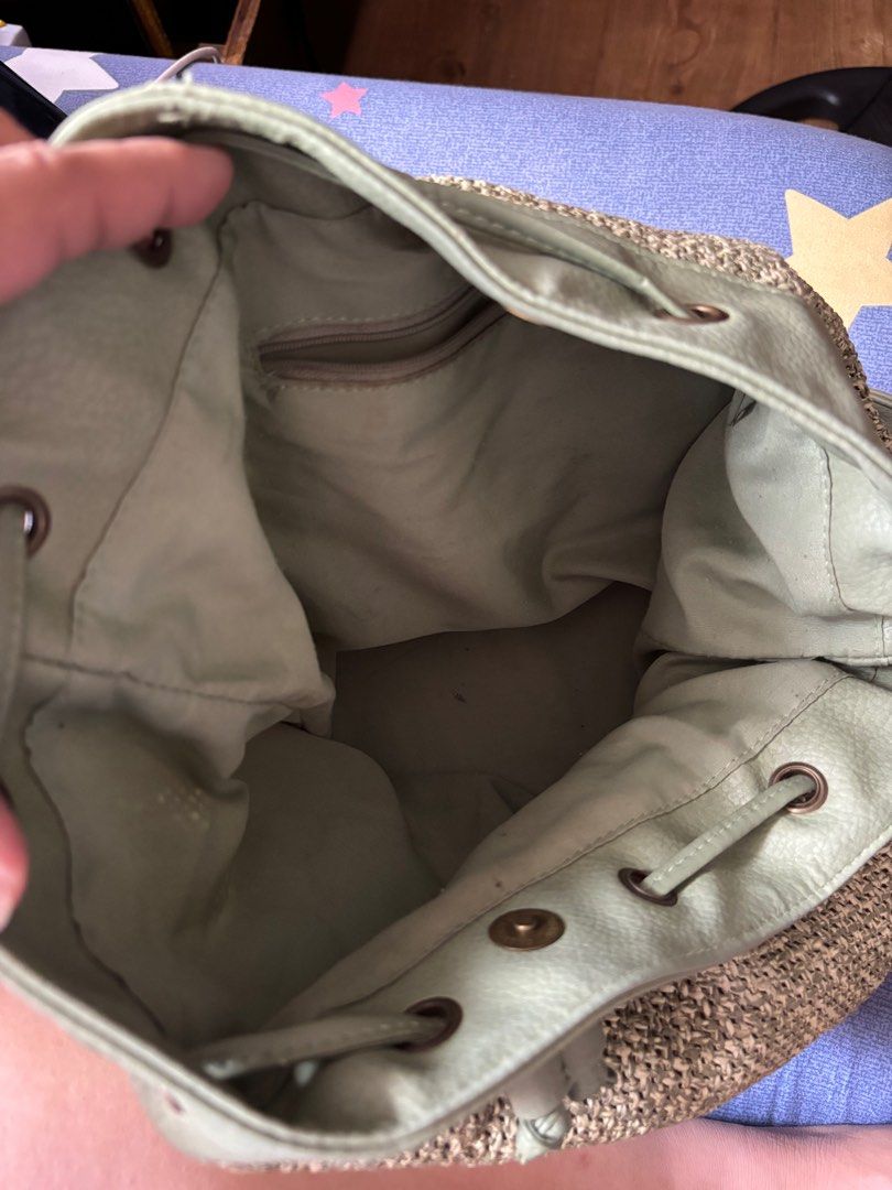 Rip Curl Bucket Bag for Women (Category: Cross-body Bags) located in Manila. Submitted by muiberta (Listing ID 1379013676, Image 2). Description: .
