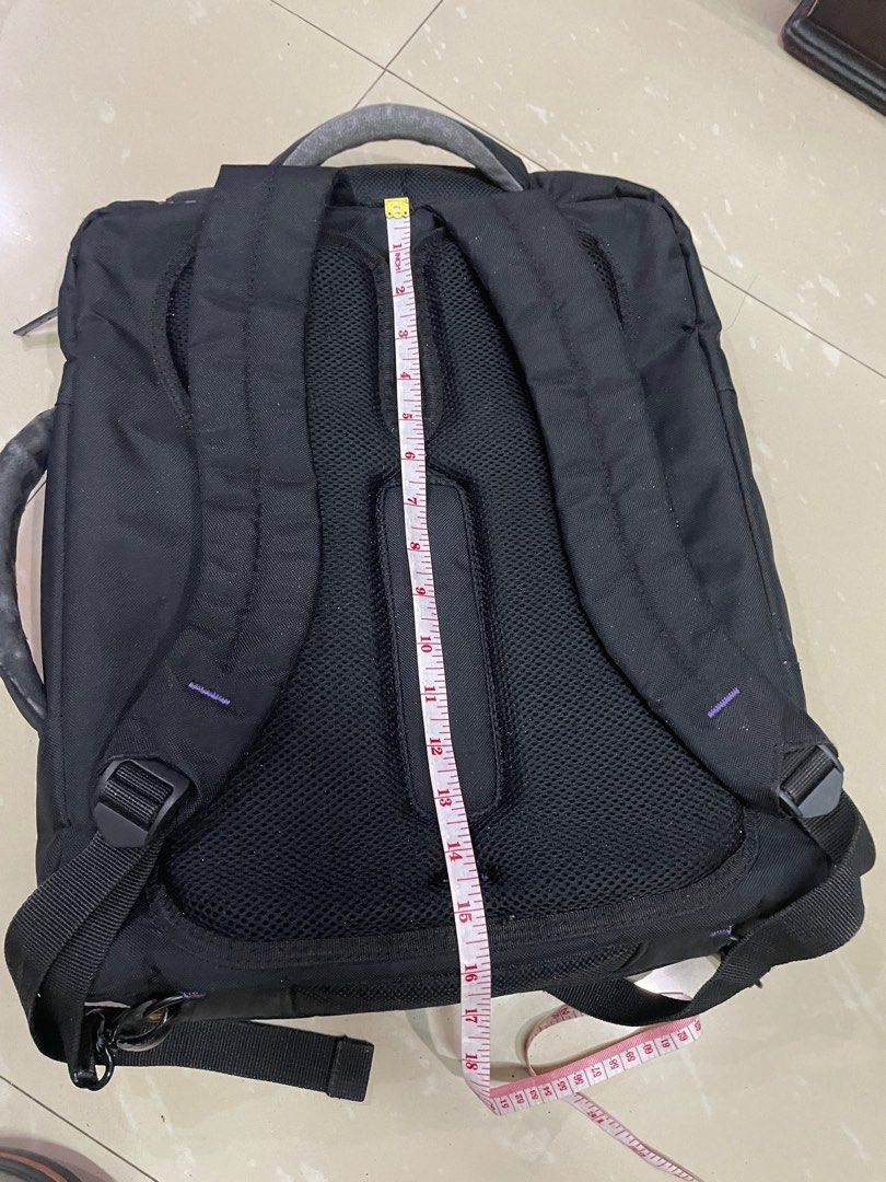 Samsonite backpack (Category: Backpacks) located in Rizal. Submitted by allenrion (Listing ID 1379047997, Image 3). Description: Preloved backpack with laptop compartment Size: 14 x 15 inches Price: 500 pesos Flaw: faded color sa handle.