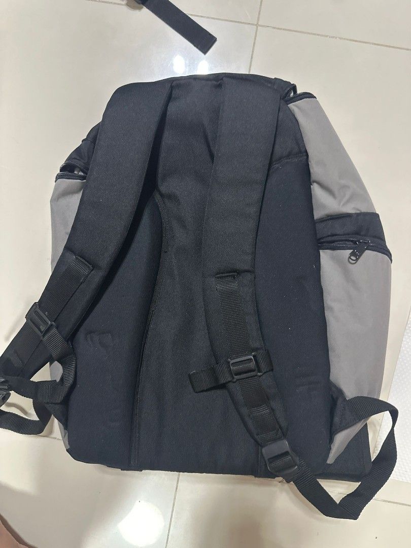 Shubeikangli Leisure Baby Carrier (Category: Carriers & Slings) located in Singapore. Submitted by yayan_17 (Listing ID 1379026001, Image 1). Description: - Shubeikangli baby carrier - Designed for outdoor and travel use - Made with soft, ventilated cotton - Suitable for babies 3-28 months old - Includes instruction booklet - Provides head and neck protection plus dipper bag .