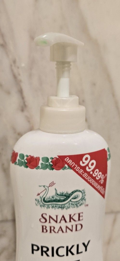 Snake Brand Shower Gel (Category: Bath) located in Quezon City. Submitted by queentana_finds (Listing ID 1378985314, Image 3). Description: Brand new. From Thailand. Item is on hand. Expiration date Nov 21, 2027. Variant is Classic Original. This is the new line of Snake Brand..