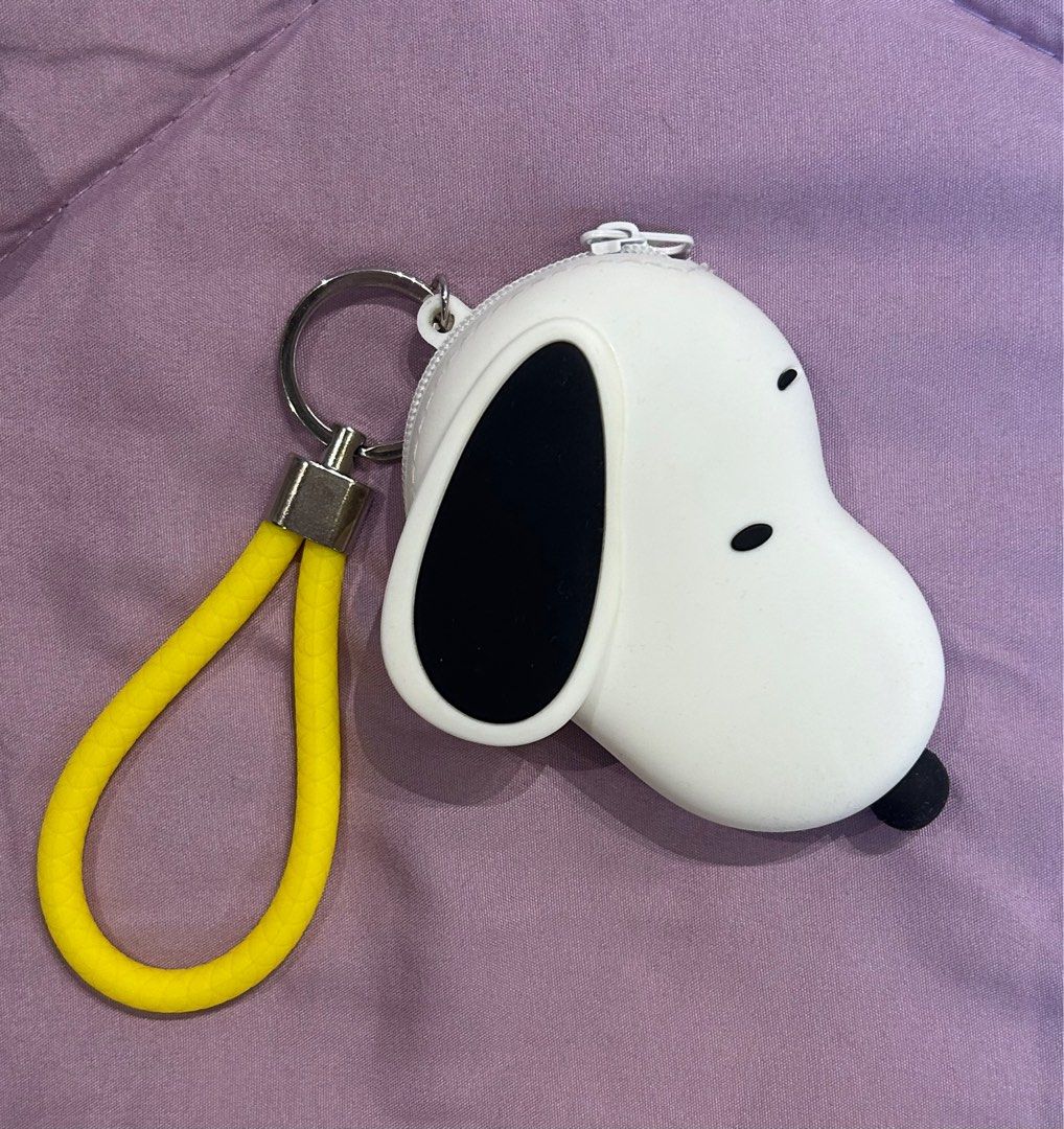 Snoopy Keychains (Category: Character Goods) located in San Fernando. Submitted by gojoswife (Listing ID 1379103649, Image 2). Description: Snoopy Keychains 200 each .